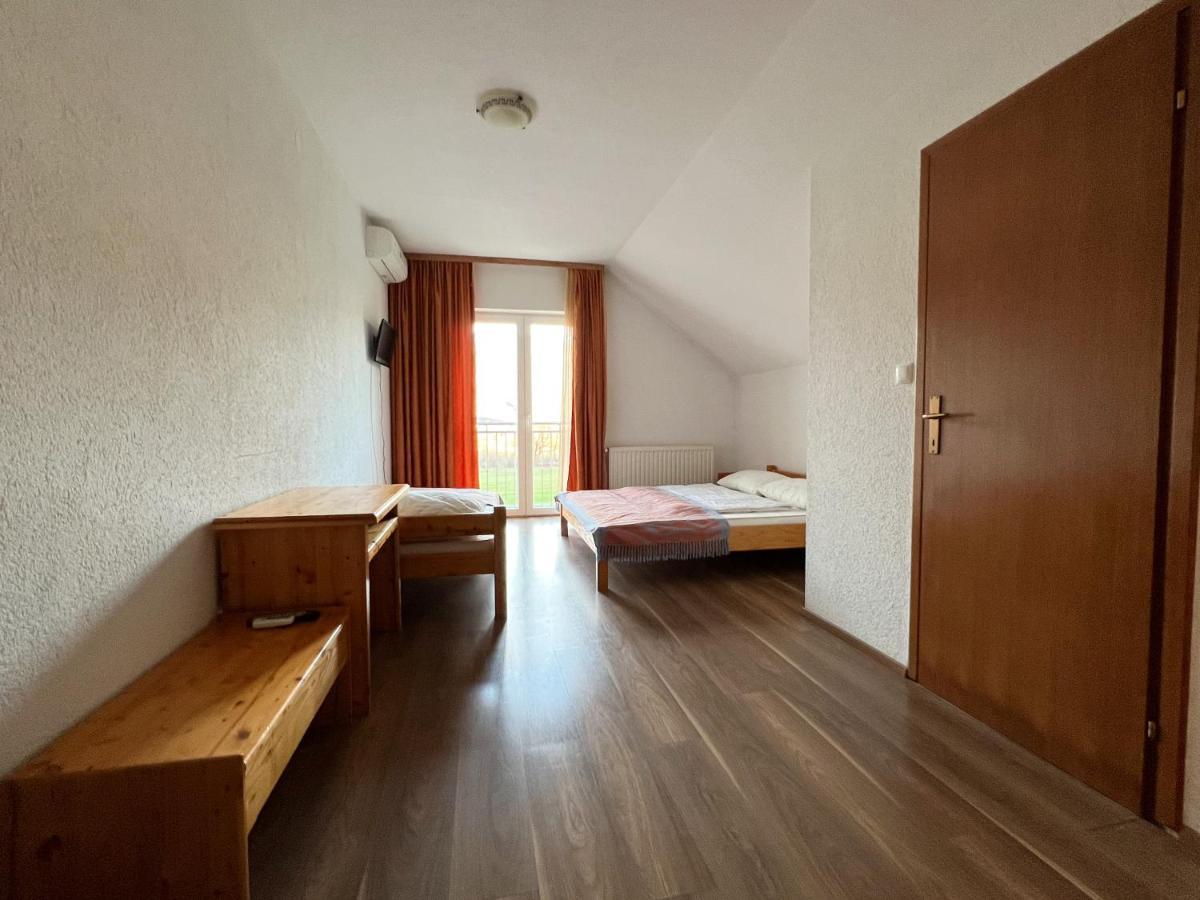 Hotel & Restaurant Babic Vranovaca Buitenkant foto