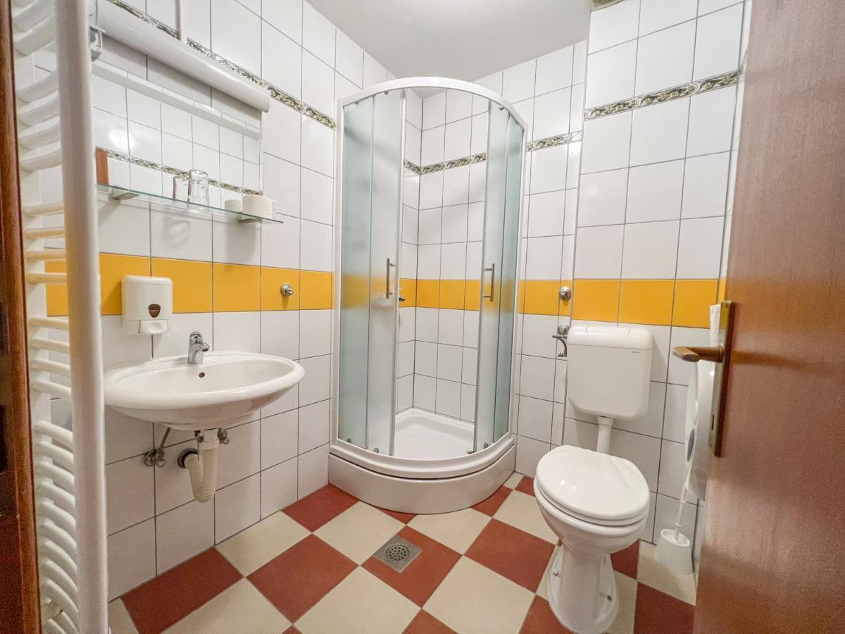 Hotel & Restaurant Babic Vranovaca Buitenkant foto