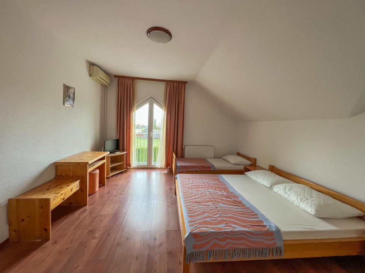 Hotel & Restaurant Babic Vranovaca Buitenkant foto